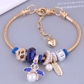 Goldenes Bettelarmband mit blauen Kristallen, Perlen-Bienen-Anhänger und Herz-Liebe-Anhänger - Blau