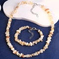 Böhmisches Schmuckset mit bunten unregelmäßigen Kristallsteinen, Kette und Armband - Halskette und Armband Set / Beige