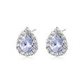 Gros plan sur les boucles d'oreilles poire avec pierre bleu clair et monture argent - Forme de Goutte d'Eau / Larme Violette Blanche (KSE281)