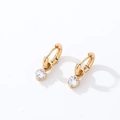 Dettagli di orecchini a cerchio dorati con un pendente rotondo in zircone trasparente - Dorato Rotondo (008 Oro + Strass Bianco - 4)