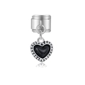 Détail macro du pendentif coeur style italien avec émail noir et bordure perlée argent - Style Cœur Noir Argent (MK-DGB399)