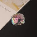 Close-up van iriserende vierkante hars bedeltjes met een rasterpatroon voor DIY-sieraden - Afgeronde Vierkante Vorm (6#)