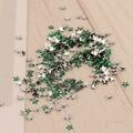 Vue macro de paillettes d'étoiles métalliques 3mm argent et vert pour décoration d'ongles - Vert (9#)