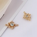 Detail van vierkante vergulde kruisbedeltjes met blauwe zirkoon voor DIY sieraden maken - Lichtblauw Vierkant (2#)