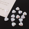 Makroaufnahme von Aurora-Herzperlen aus Acryl für DIY-Bastelarbeiten und Handyhüllen - 14mm