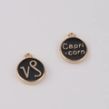 Détail des breloques Capricorne avec émail noir et finition dorée pour bijoux DIY - Capricorne / Noir