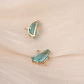 Detail von hellblauen Kristallanhängern mit Goldrahmen und Doppelösen für DIY-Schmuck - 16*16mm / Hellblau (7#)