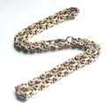 Gedetailleerde weergave van tweekleurige goud en zilver roestvrijstalen Byzantijnse ketting - 5mm Breedte / 22cm / Goud & Zilver
