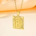 Collier avec pendentif lettre F dorée, bordure en dentelle et fond à texture mate - Lettre F (Pendentif uniquement (sans chaîne))
