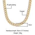 Detail einer 1,8 cm breiten Kupfer-Cuban-Kette mit IP-Goldbeschichtung und Zirkonia-Inlay - 1.8cm Breite / Gold Farbe (N02990G-18)