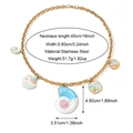 Detalle de collar de cadena de clip dorada con dijes de estrella de mar y caracola marina - Estilo Caracola Tortuga Concha Colorida (25N06513G) / Dorado