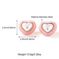 Dettaglio di orecchini a cuore rosa con perla e dimensioni in acciaio inossidabile - Rosa Ondulato (25E01577G-4)