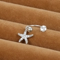 Vue détaillée du piercing de nombril en forme d'étoile de mer argentée et zircons - Pendentif Étoile de Mer (Y20370-6)