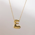 Collier avec pendentif lettre E ballon plaqué or 18 carats et chaîne délicate - Lettre E (E)