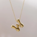 Collier avec pendentif lettre H en plaqué or 18 carats au design bulle poli brillant - Lettre W (W)
