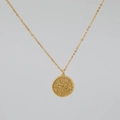 Gouden ketting met een ronde hanger met bloemenreliëf en fonkelende zirkonias - Goud