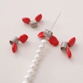 Molla a clip a fiocco rosso per creazione di gioielli fai-da-te con perle bianche - Piccolo 7x26mm (Confezione da 1 Pezzo) / Manicotto Protettivo Rosso