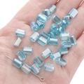 Hellblaue 5x8mm Kristall-Rechteckperlen mit AB-Beschichtung für DIY-Schmuck in der Hand - Blau
