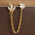 Detail van gouden dubbele oorbellen met marquise-zirkonia en fijne schakelketting - Gouden Stijl (Y20421-5)