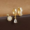 Makroaufnahme Gold-Ohrring-Set mit Wassertropfen, Sonnenstecker und Zirkonia-Reifen - Gold-Weiß