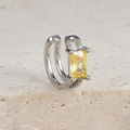 Nahaufnahme der silbernen Ohrmanschette mit gelbem Zirkon und Pavé-Zirkonia-Steinen - Gelbes Rechteck Zweireihig Stil (E1689 Silber)