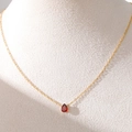 Collier plaqué or 18 carats orné d'un pendentif raffiné en zircon rouge en forme de goutte - Collier Pierre de Naissance Goutte / Janvier