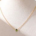 Collier en acier inoxydable plaqué or 18 carats avec pendentif zircon vert goutte - Collier Pierre de Naissance Goutte / Août