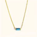 Collier doré avec pendentif en zircon bleu clair rectangulaire au design minimaliste - Décembre