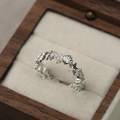 Détail des éléments étoile de mer et coquillage en zircon sur une bague or 18 carats - Coquille Étoile de Mer Argent (Plaqué Argent Épais)