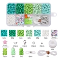 Schmuckset zum Basteln mit blau-grünen Glasperlen und Anhängern in einer 10-Fach-Sortierbox - Grünes System