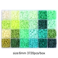 Kit de perles Heishi 6mm vertes et blanches pour bijoux dans une boîte à 24 cases - Système Vert
