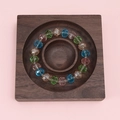 Pulsera de cuentas multicolores facetadas en una bandeja cuadrada de madera oscura - Cuadrado / 10x10x2cm (1 Pieza/Paquete) / Color de Madera de Nogal Negro