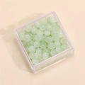 Perline di vetro verde chiaro in scatola quadrata trasparente per gioielli fai-da-te - 4mm (Foro da 1mm, 10g/Confezione, Circa 100 Pezzi) / Ciano Oliato