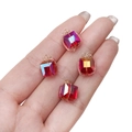 Irisierende rote Kristallwürfel mit Golddrahtwickel für DIY Schmuckherstellung - Geschenkbox (BBA120) / 1 Stück/Packung (10x10mm) / Rot
