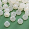 DIY sieraden maken met 2-4mm doorschijnende beige glazen kralen voor armbanden - Glanzende witte kunstparel (Stijl 09)