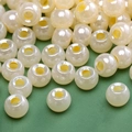 Crèmewitte ronde hars kralen met glans en centraal gat voor DIY sieraden maken en hobby - Parelmoer Beige (17 Modellen)