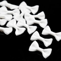 Lot de petits nœuds en satin blanc pour accessoires cheveux DIY et artisanat - 25 Pièces/Paquet (3x1.5cm) / Blanc