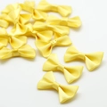 Noeuds en ruban de satin jaune clair pour accessoires cheveux et bricolage - 25 Pièces/Paquet (4x2,5 cm) / Jaune