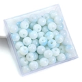Cuentas de vidrio jaspeado azul claro y blanco para collares DIY en caja clara - 8mm (Agujero aprox. 1,5mm, 50 Unidades/Paquete) / Azul claro