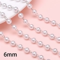 Bastelzubehör mit 6mm weißen Kunstperlen, verbunden durch silberne Metallglieder - Silber / 6mm