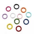 Anelli a molla rotondi colorati in 11 finiture di lega verniciata per artigianato fai-da-te - Fibbia a forma di C / Confezione da 4 (circa 25 mm di diametro) / Colorato