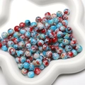 Cuentas de vidrio redondas con patrón jaspeado azul y rojo para bisutería artesanal - 30 Piezas/Paquete (8mm) / Patchwork Rojo Azul