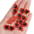 Rode hartvormige acryl zonnebril bedeltjes voor DIY handgemaakte accessoires - Hart Stijl / 10 Stuks/Verpakking (29x13mm) / Rood