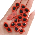 Mini rode acryl pop zonnebril met zwarte glazen voor DIY sieraden en handwerk - Ronde Stijl / 10 Stuks/Verpakking (29x12mm) / Rood