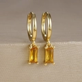 Dettaglio di orecchini placcati oro con pendente geometrico in zircone giallo quadrato - Un Paio / Giallo(Y20278)
