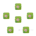 Details von quadratischen grünen Glasperlen mit Rosenmuster für DIY-Schmuckherstellung - 2 Stück/Packung / Grün