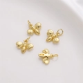 Set mit vier 14K vergoldeten Bienenanhängern mit Zirkonia für DIY-Schmuckherstellung - Kleine Biene-Stil (14x13mm)