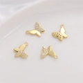 Set mit vier 14K vergoldeten Schmetterlingsanhängern mit funkelnden Zirkonia-Steinen - Schmetterling-Stil (11x12mm)
