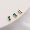 Ciondolo rettangolare in zircone verde placcato oro 14K con montatura a quattro griffe - Gancio singolo / 4x8mm (Confezione da 2) / Smeraldo