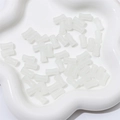 Perle in vetro finto giada a forma di osso per la creazione di gioielli e bracciali fai-da-te - Bianco